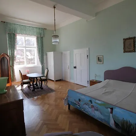 아파트 Schloss Frauenthal *